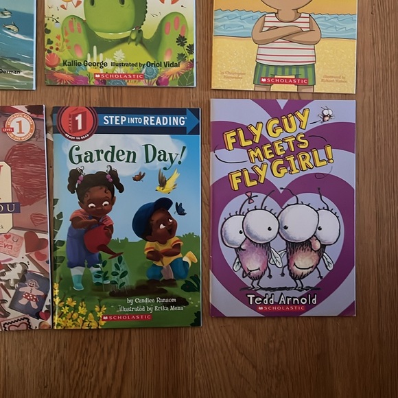 Books - Picture 5 of 9